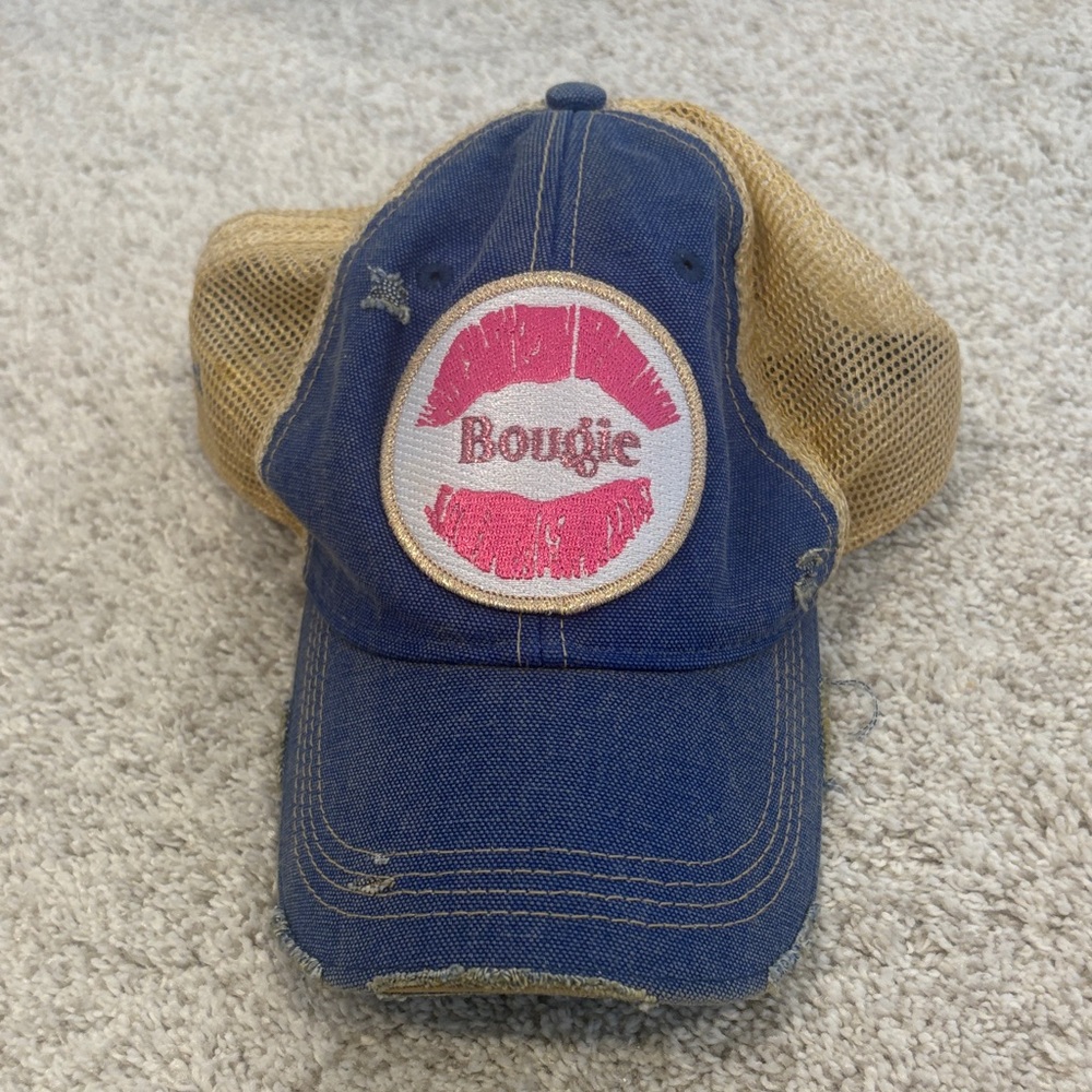 Bougie Kiss Patch Trucker Hat - Navy & Tan
